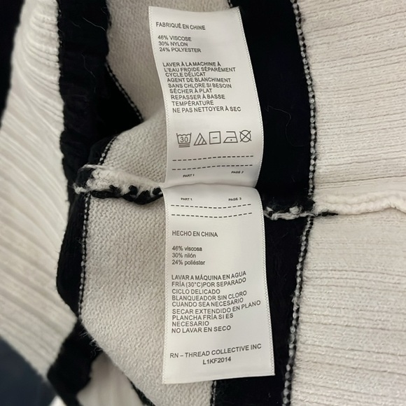 Striped Turtleneck Sweater Wide Arm, Size M - Picture 8 of 8